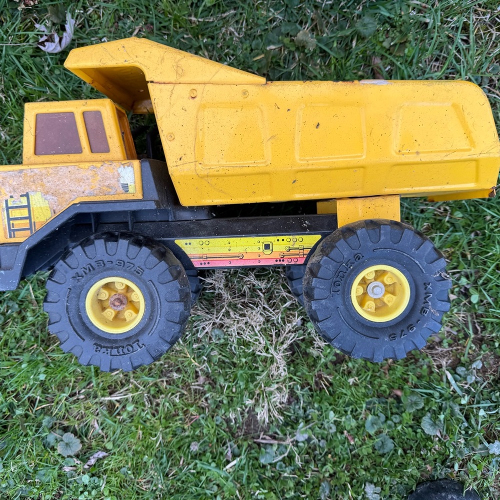 Tonka Yellow Dump Truck with Black Wheels